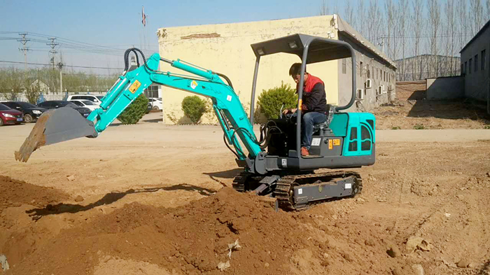 室內(nèi)使用的小型挖掘機